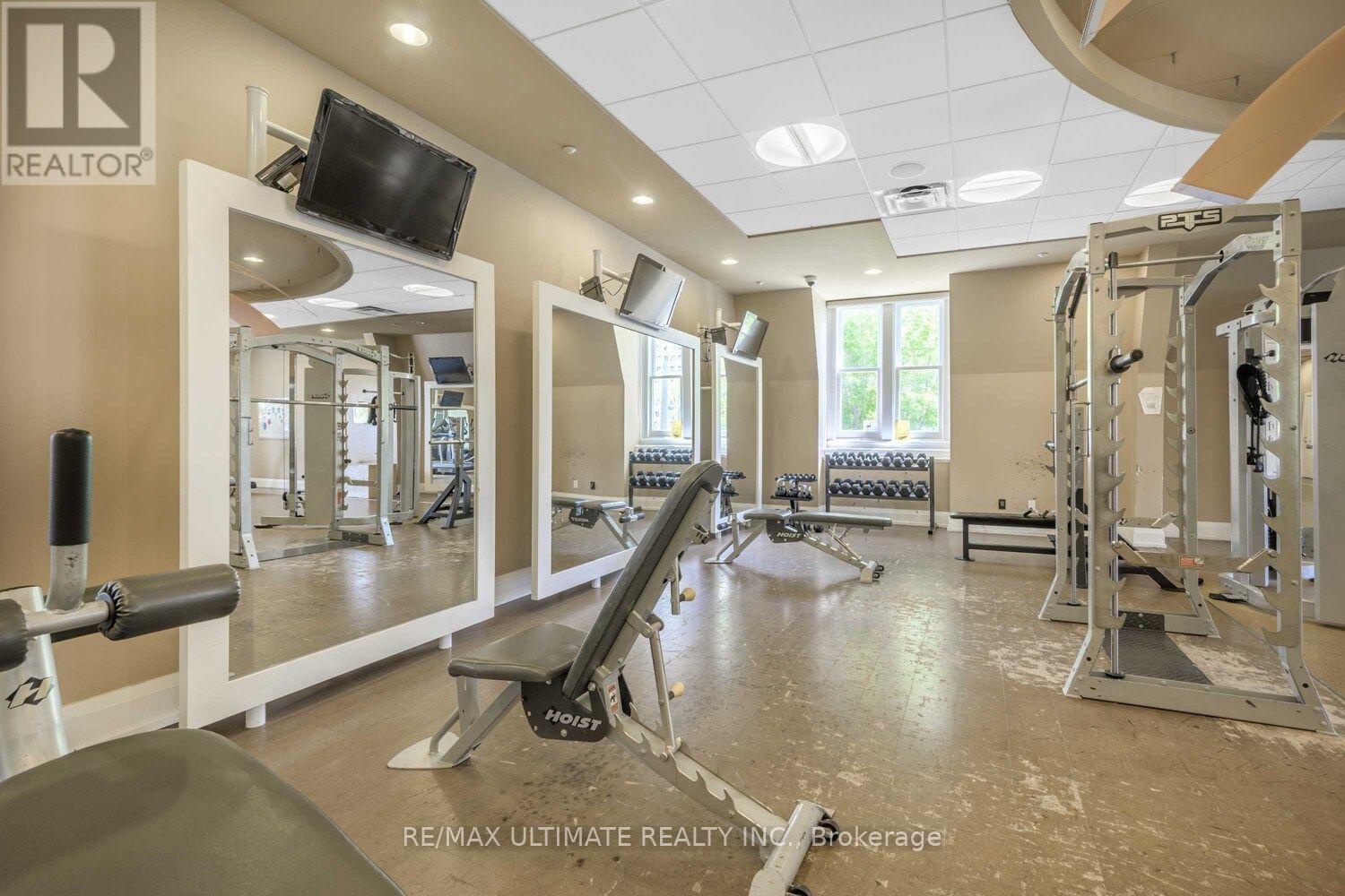 #404 28 LINDEN STREET - 37