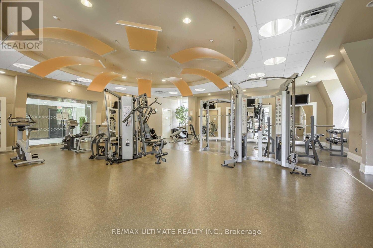 #404 28 LINDEN STREET - 36