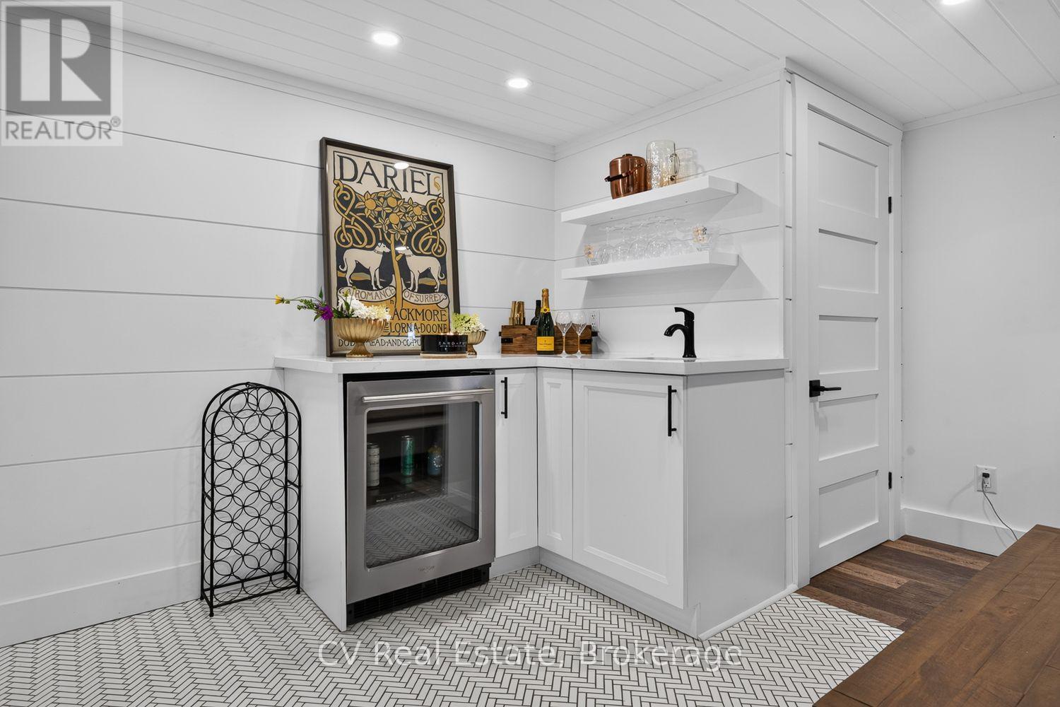 23 LOCK STREET - Image 35