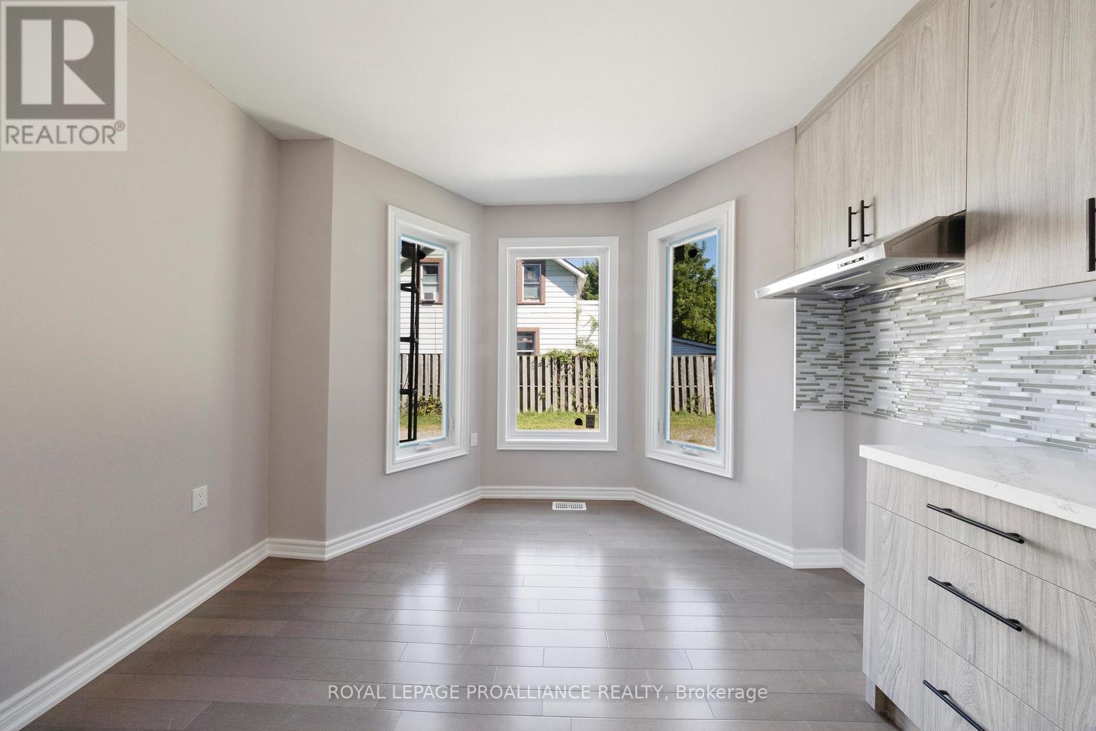 141 ONTARIO STREET - Image 14