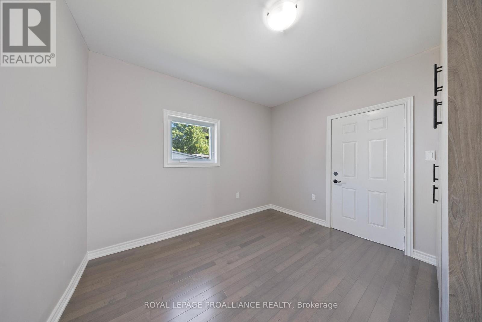 141 ONTARIO STREET - Image 17