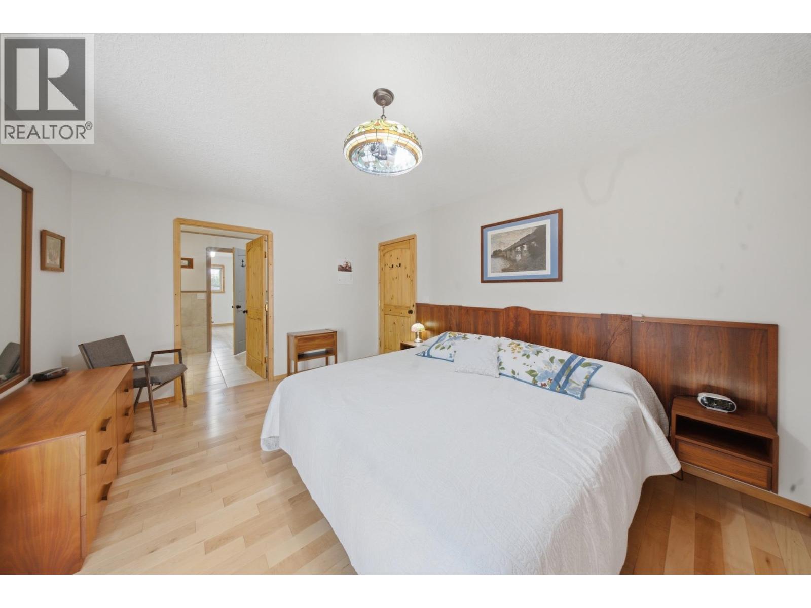 10381 271 ROAD - Image 13