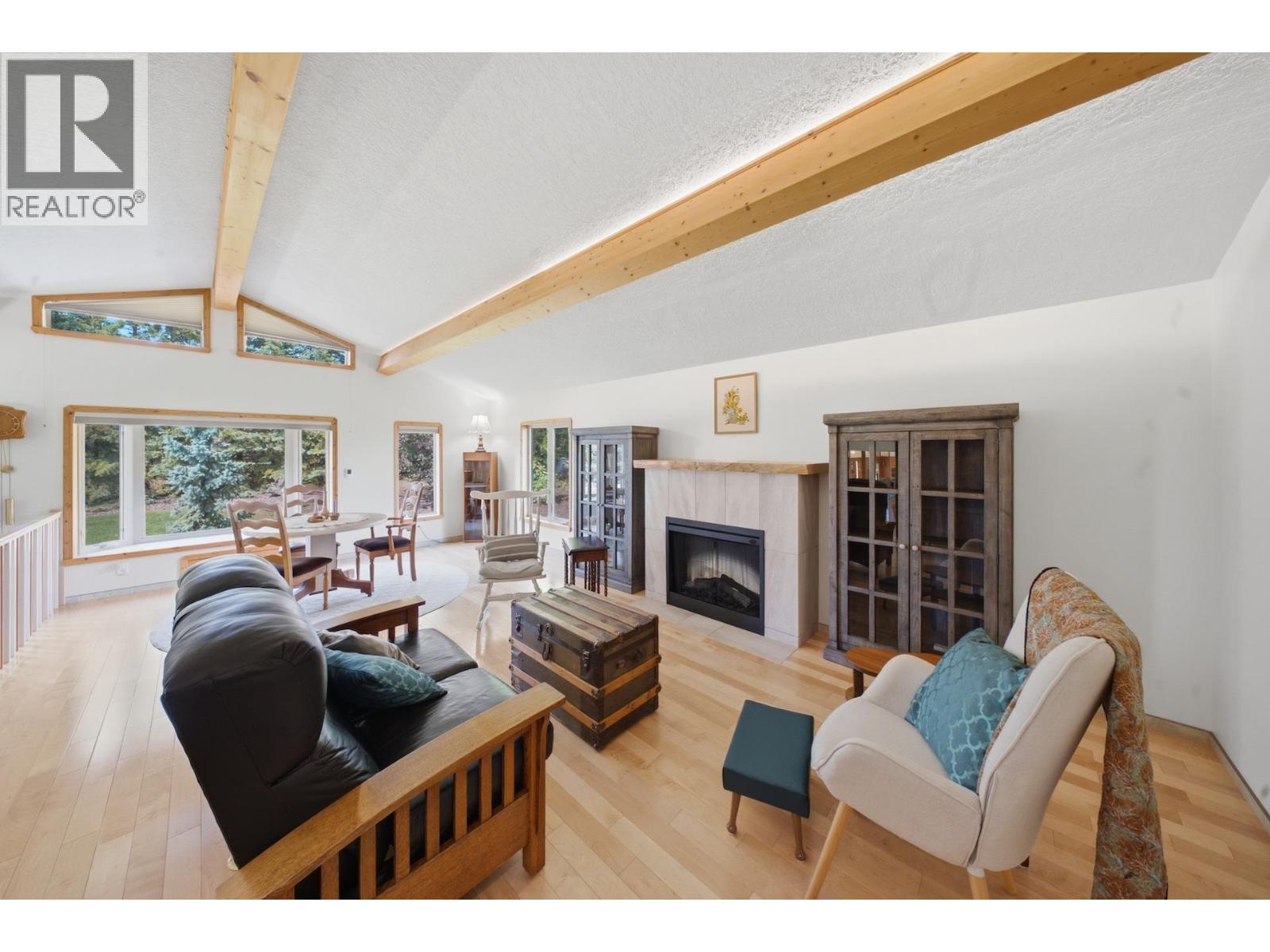 10381 271 ROAD - Image 22
