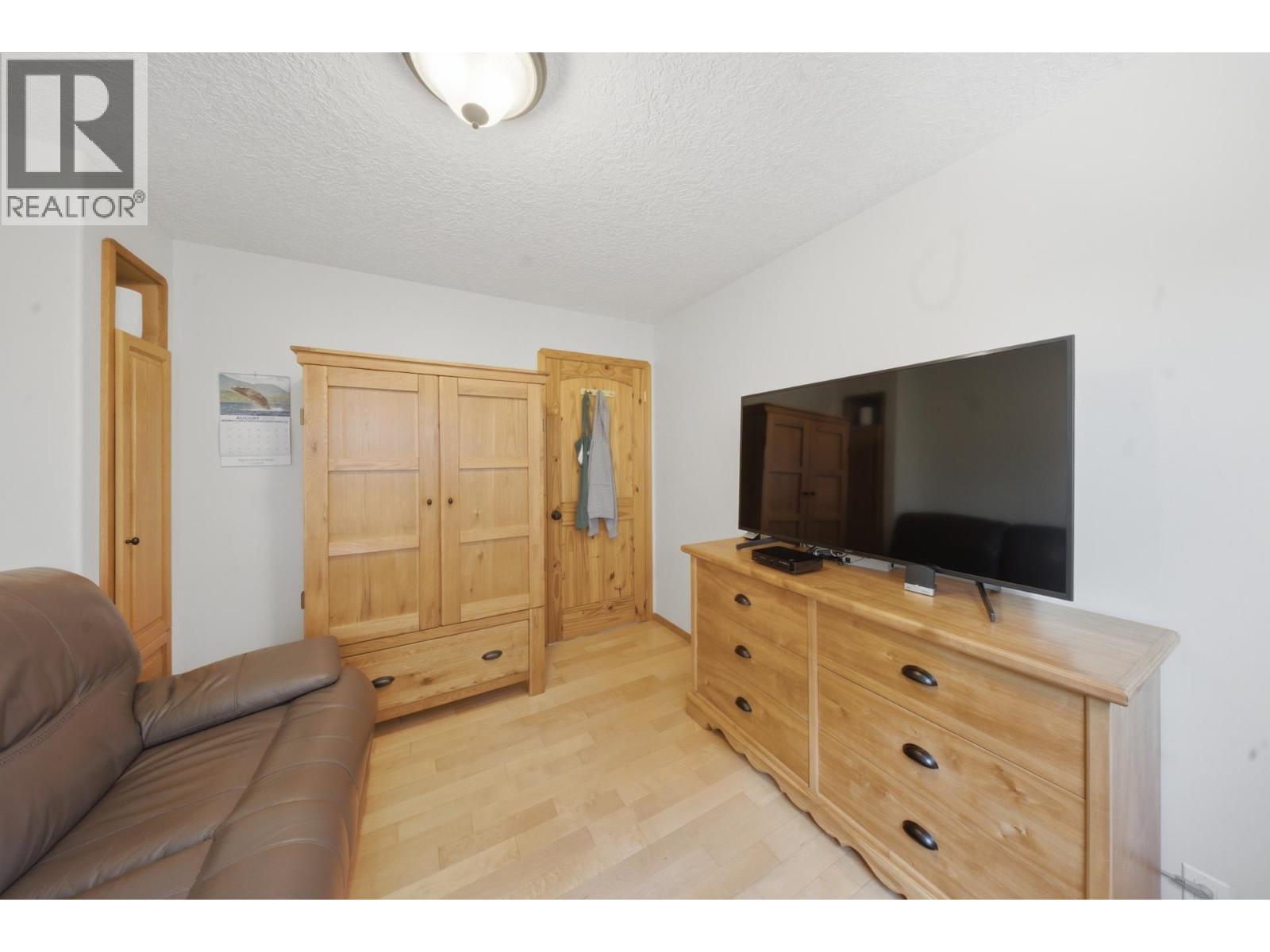 10381 271 ROAD - Image 26