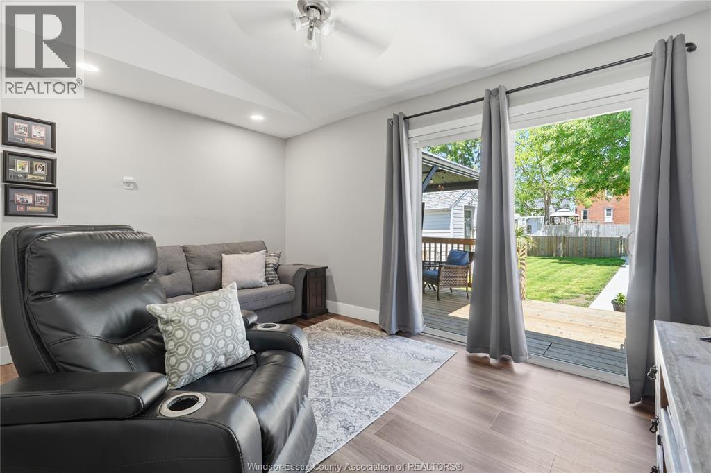 8 ST. CLAIR STREET - Image 16