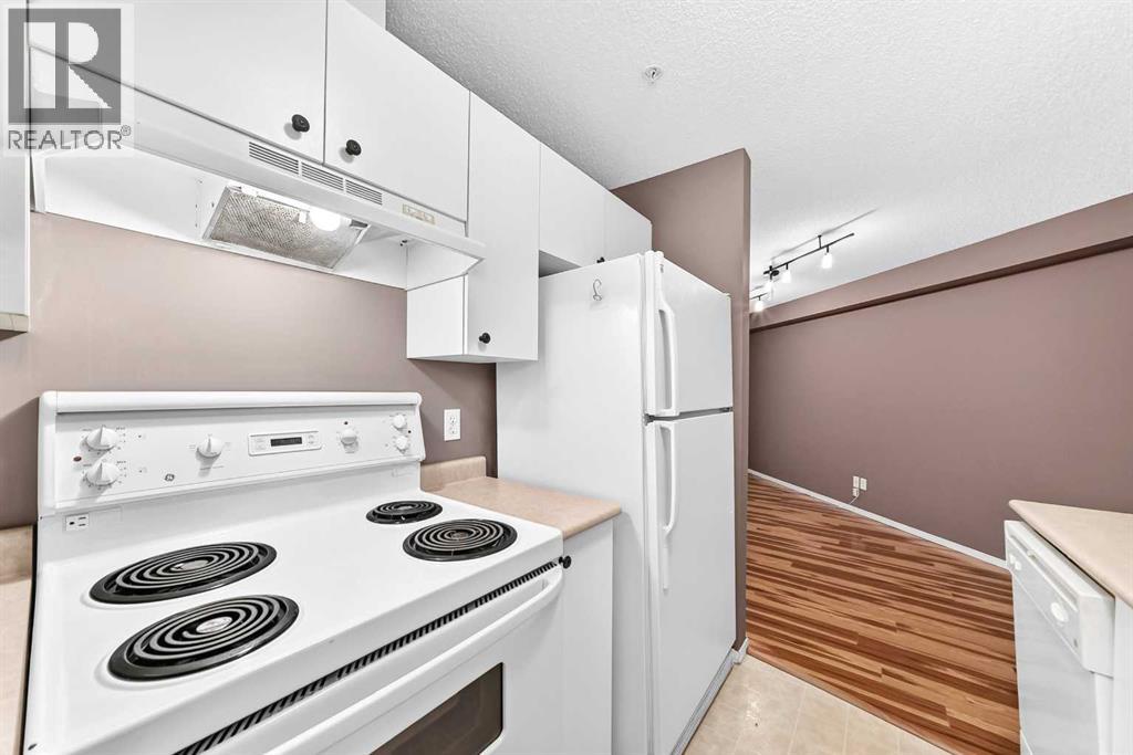 #5208A 604 8 Street SW - 8