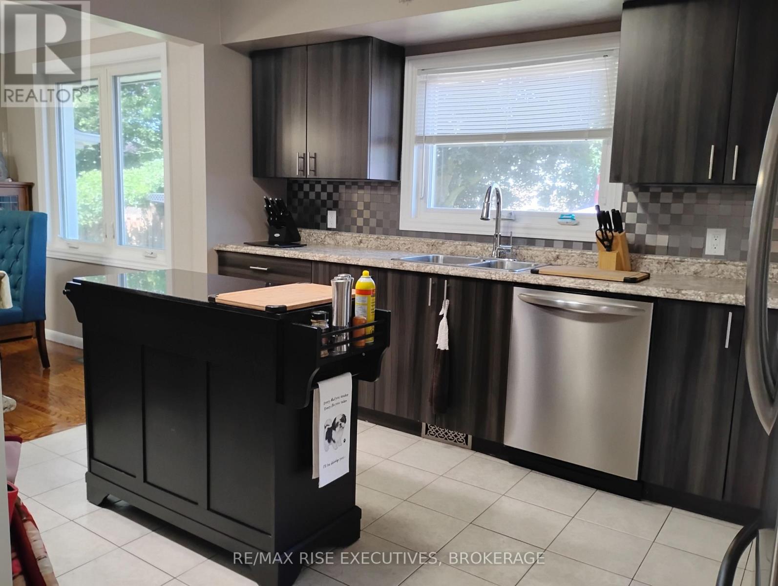165 ELIZABETH DRIVE - 9