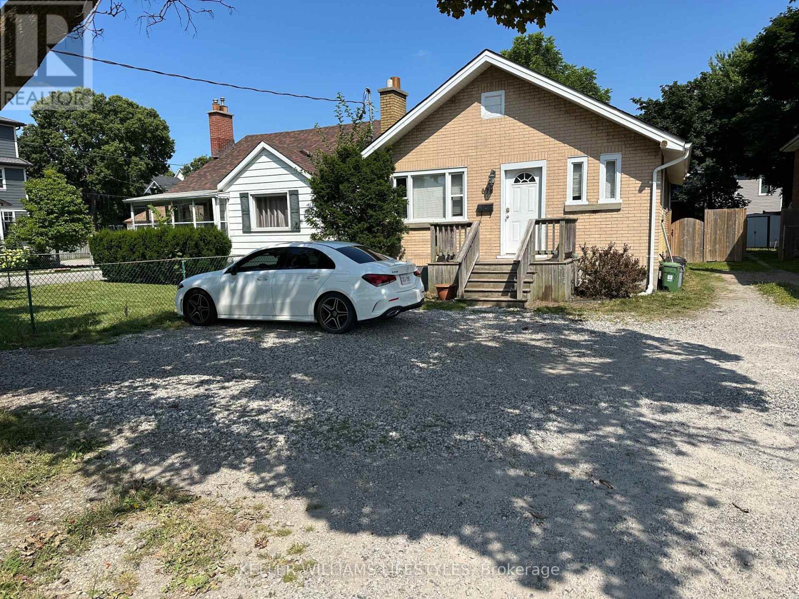 2 bedroom Single Family exterior, 678 OXFORD Street, London East (East C), Ontario