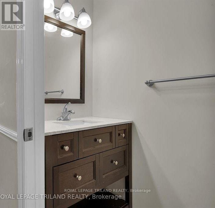 624 WONDERLAND ROAD S - Image 7