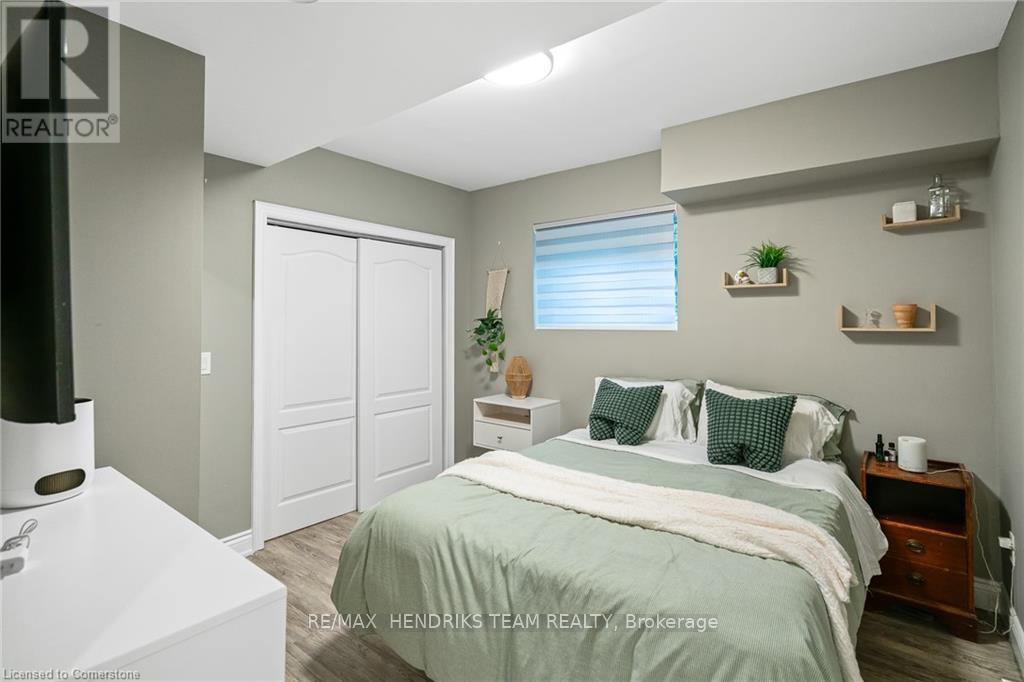 4 FRONT STREET - Image 35