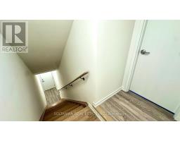 8 - 20 Lytham Green Circle, Newmarket, ON L3Y0H3 Photo 38