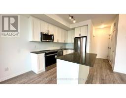 8 - 20 Lytham Green Circle, Newmarket, ON L3Y0H3 Photo 6