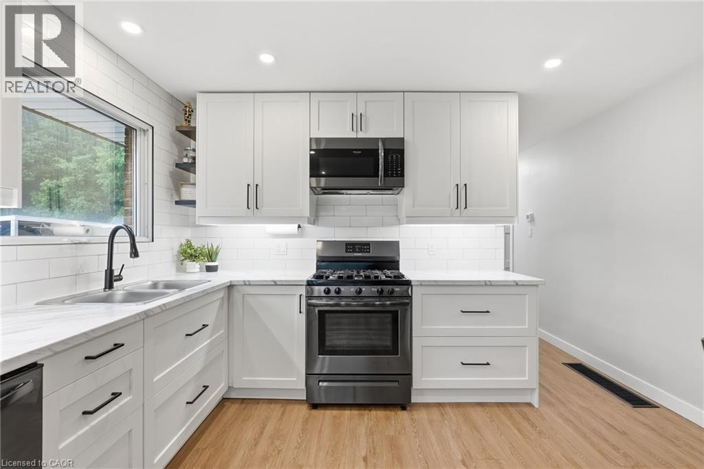 10 TAYLOR Crescent - 11