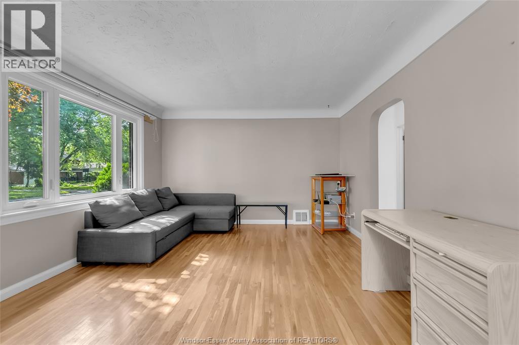 3331 LONGFELLOW - 8