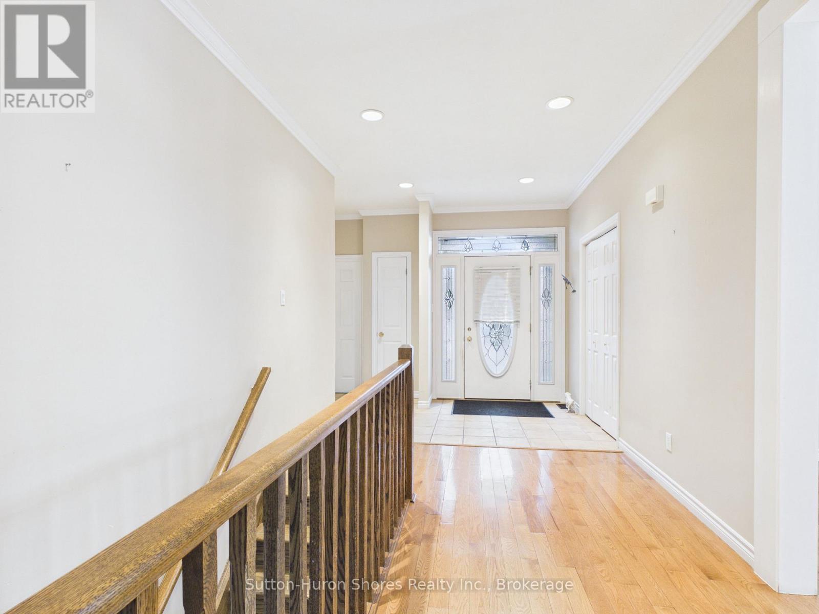 490 BLUEWATER DRIVE - Image 15