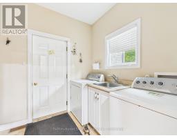 Dining room - 490 Bluewater Drive, Saugeen Shores, ON N0H2C1 Photo 8