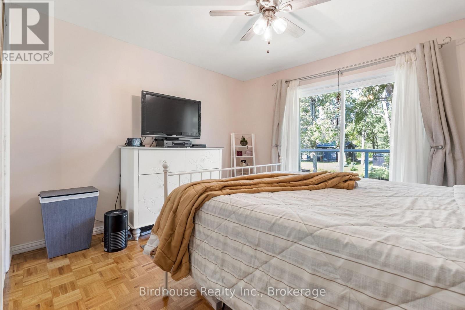 92 EDWINA DRIVE - 22
