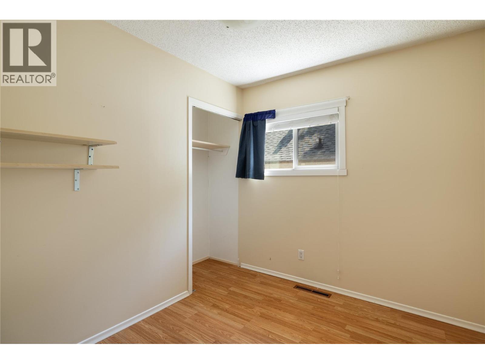 3004 38 Street - 10