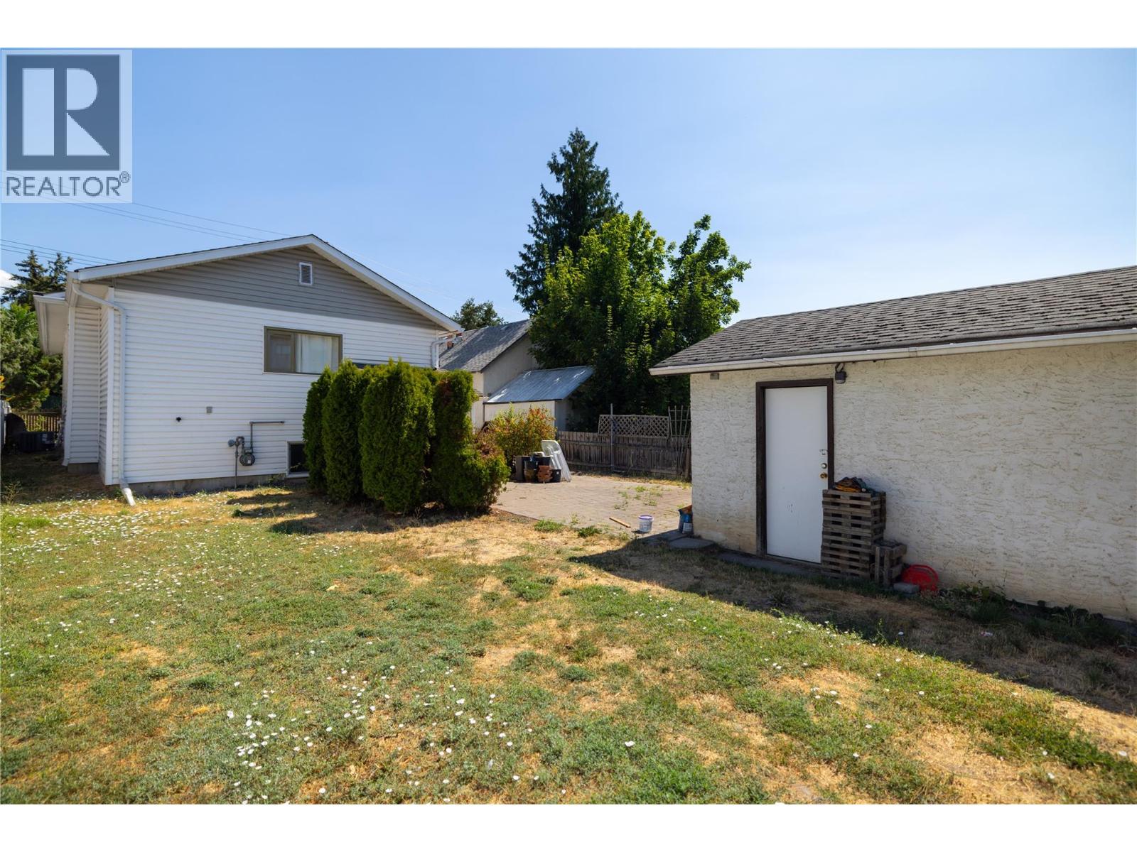 3004 38 Street - 20