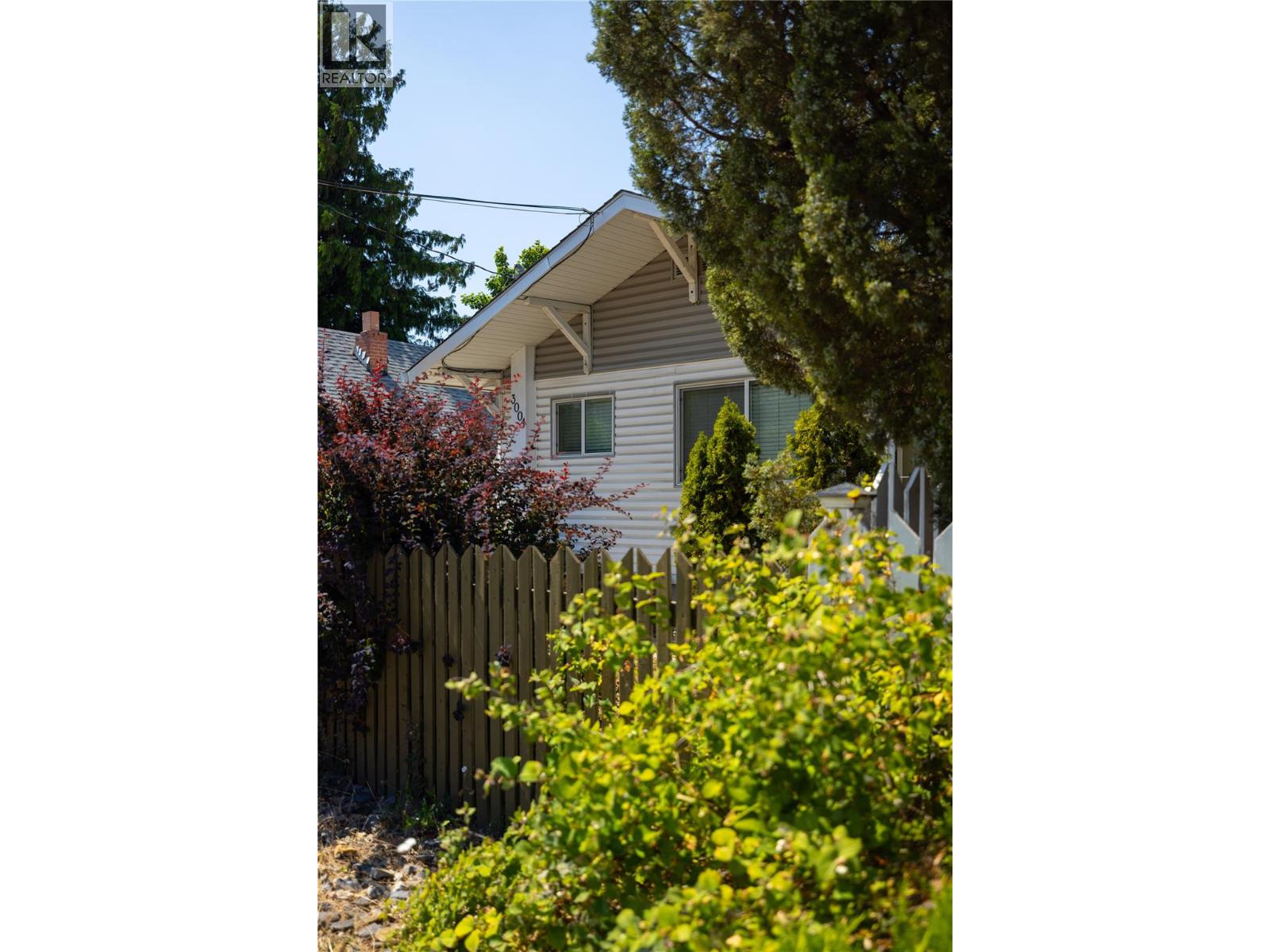 3004 38 Street - 3
