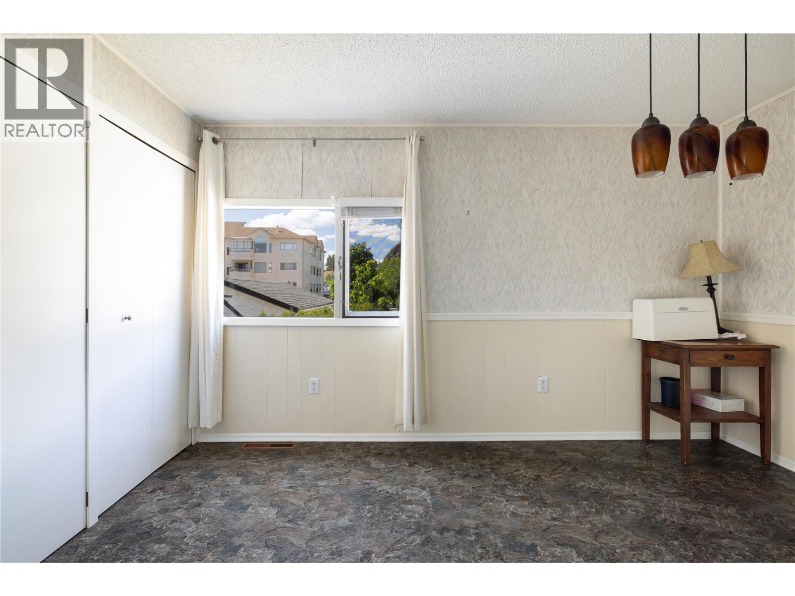 3004 38 Street - 6