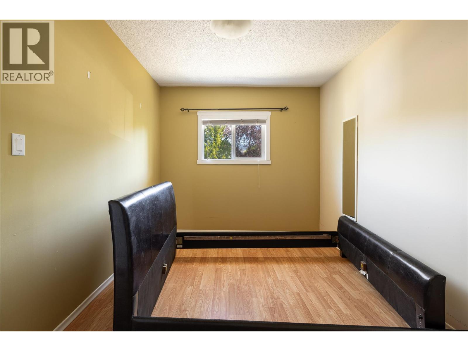 3004 38 Street - 9