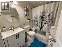1094 Wanjoff Road, Robson, BC V0G1X0 Photo 17