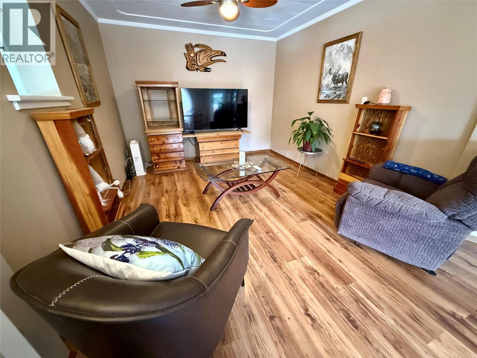 1094 Wanjoff Road, Robson