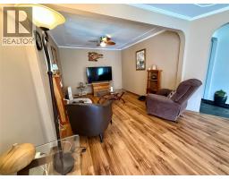 Living room - 1094 Wanjoff Road, Robson, BC V0G1X0 Photo 14