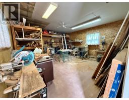 1094 Wanjoff Road, Robson, BC V0G1X0 Photo 32