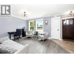 1048 Woodsworth Road, Gibsons, BC V0N1V7 Photo 7