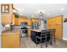 1048 Woodsworth Road, Gibsons, BC V0N1V7 Photo 13