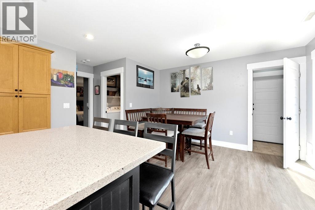 1048 WOODSWORTH ROAD, Gibsons