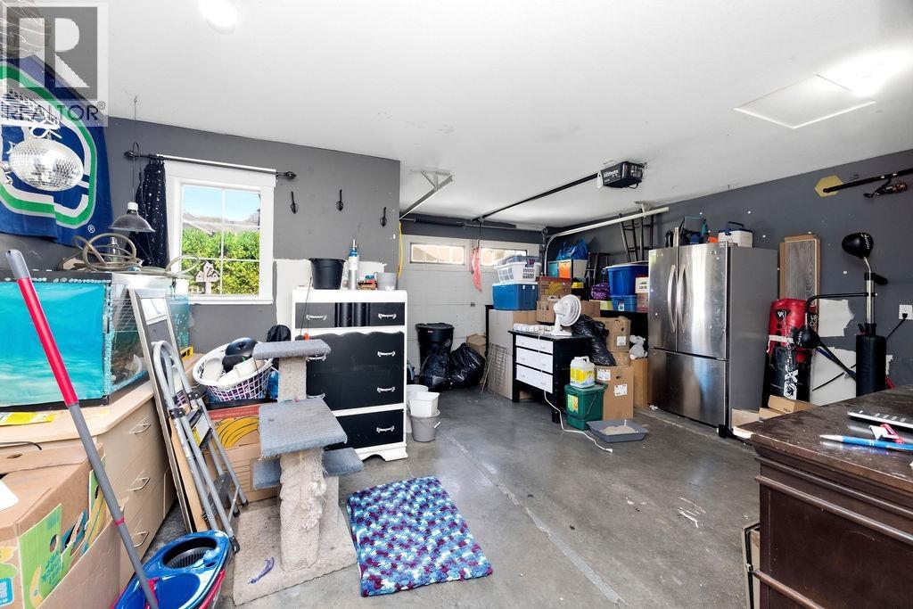 1048 WOODSWORTH ROAD, Gibsons