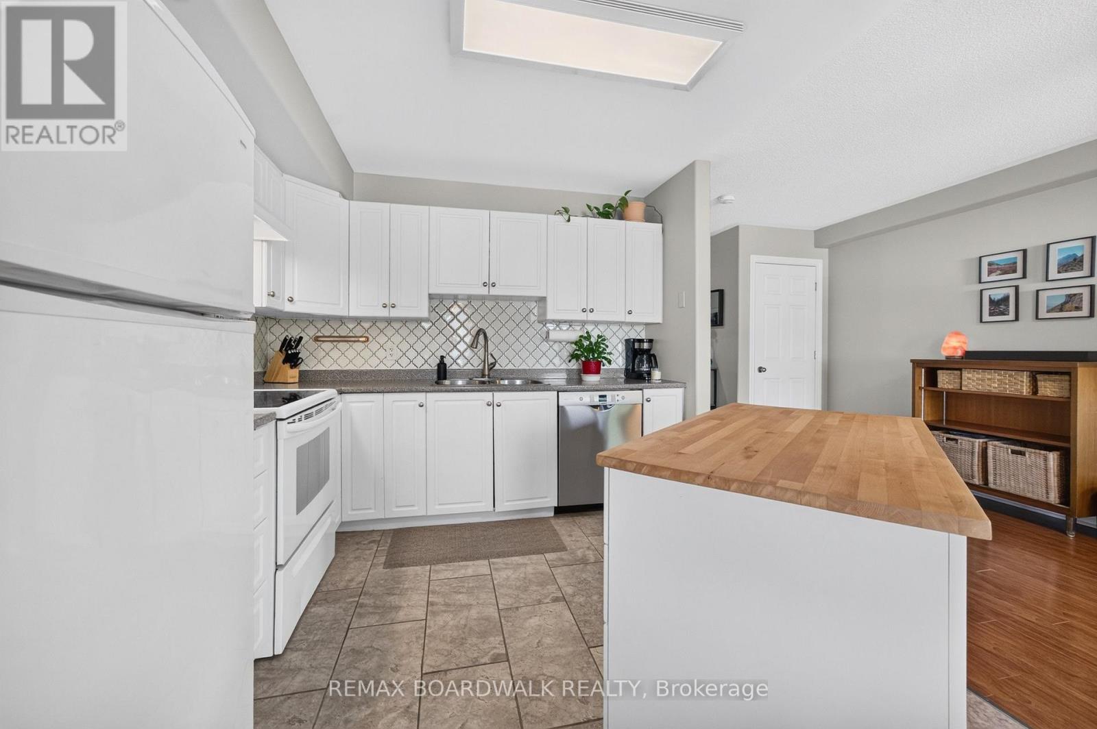 109 RAINA WAY - Image 12