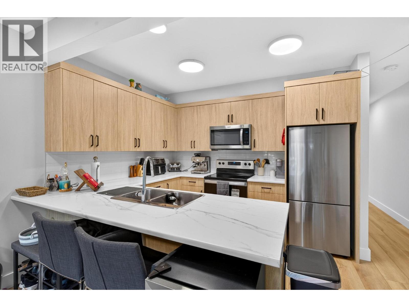 887 Loseth Drive - Image 44