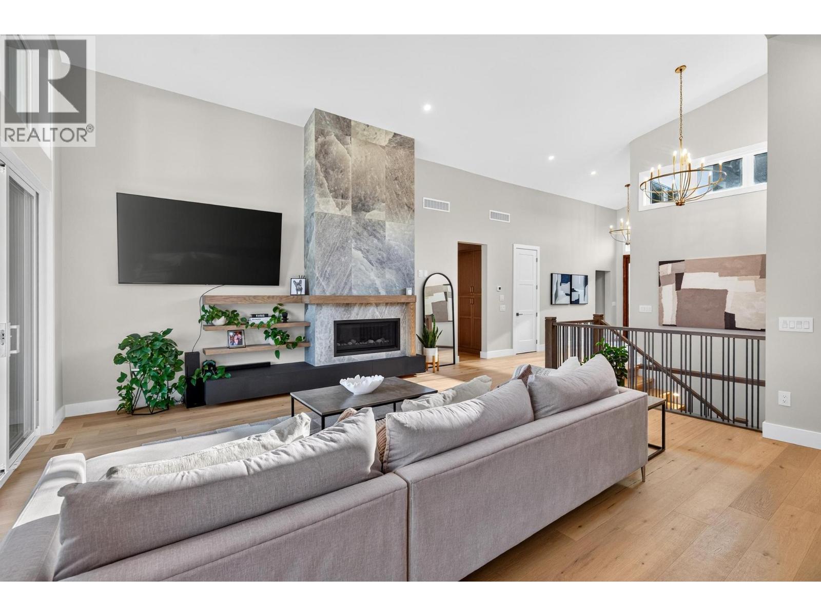 887 Loseth Drive - Image 16