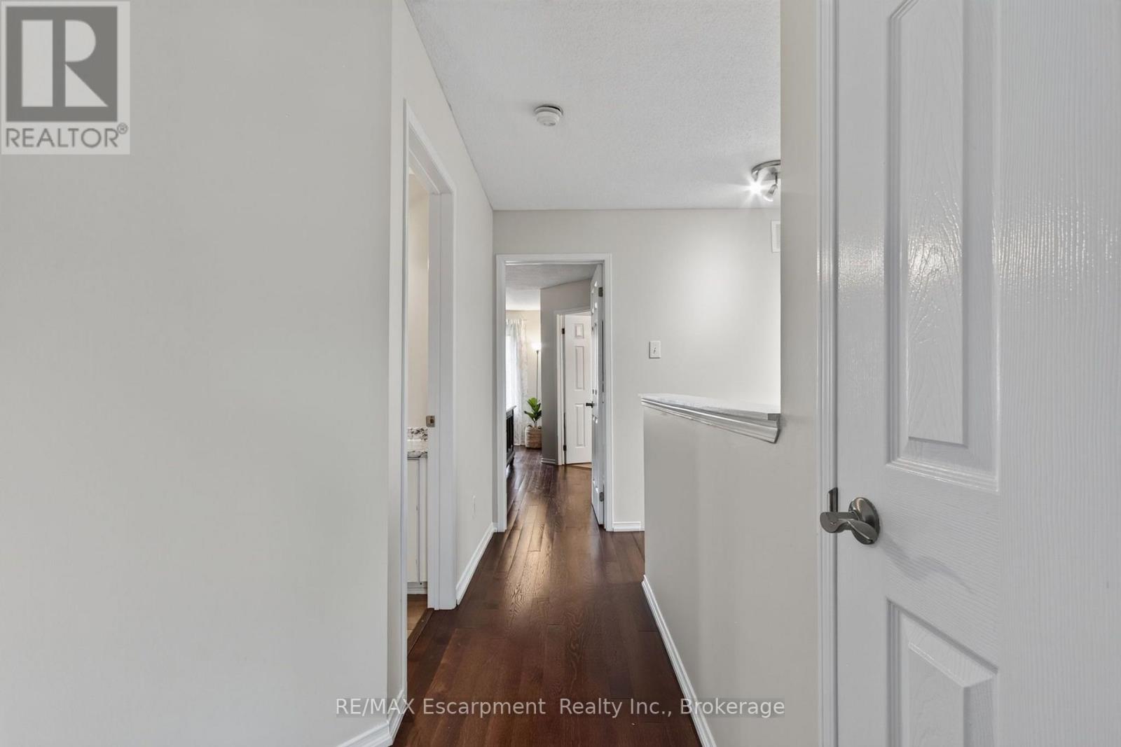 5143 LAMPMAN AVENUE - 35