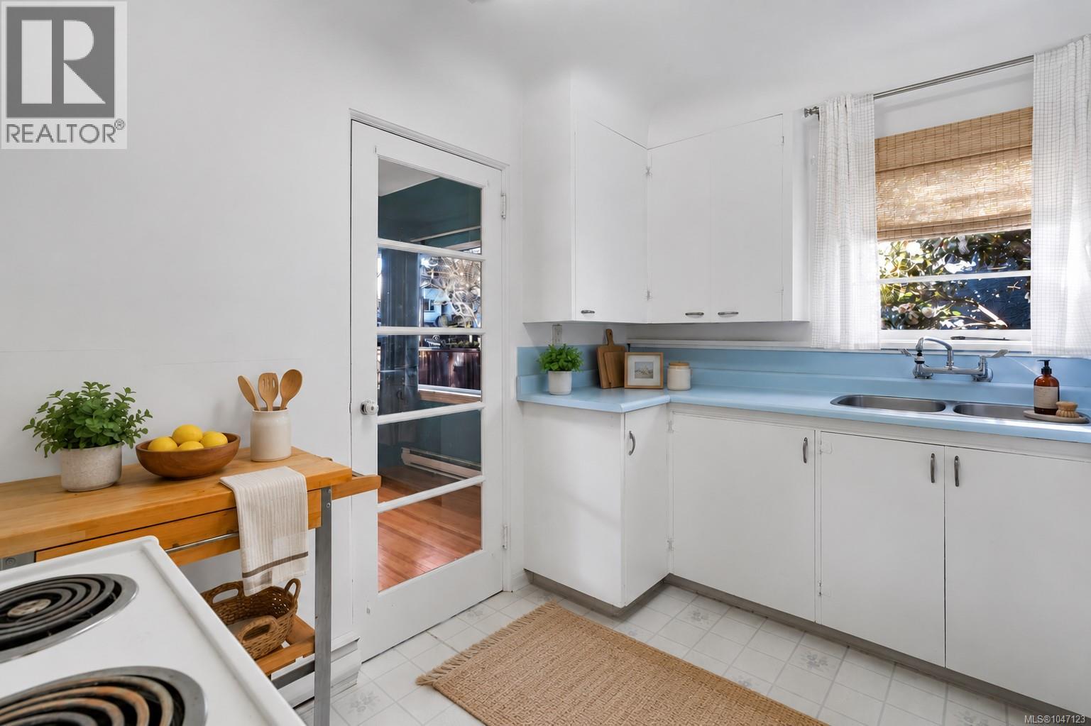 1130 May St - Image 8