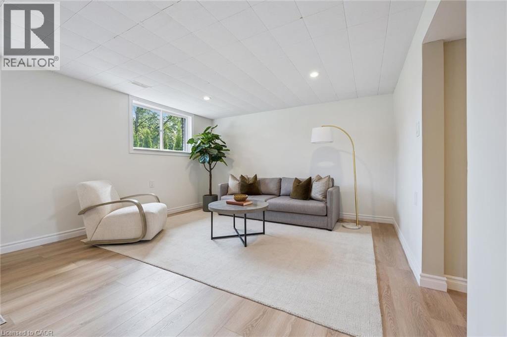 299 DALE Crescent - Image 26
