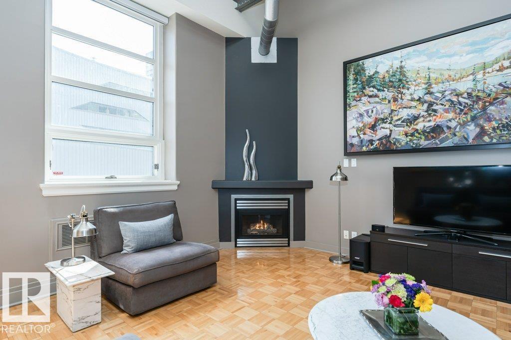 #203 10009 102 AV NW - Image 33