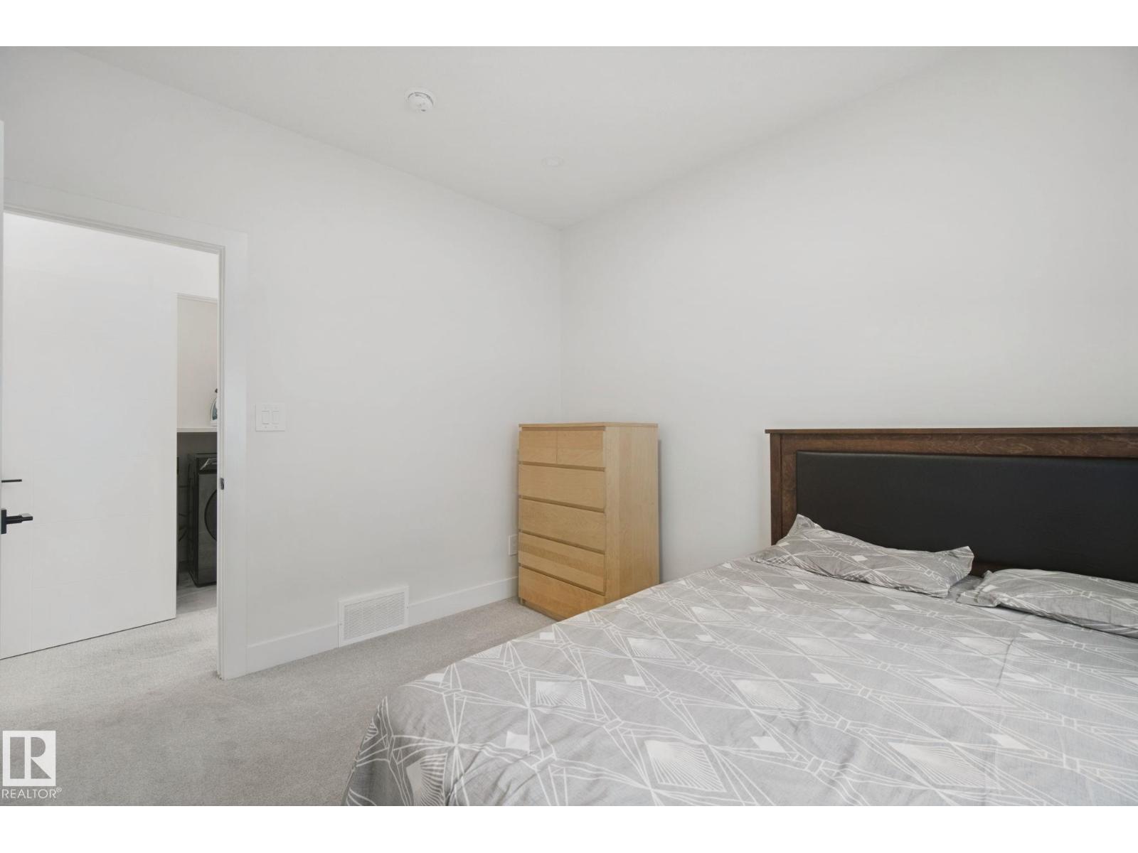 4820 174 AV NW - 45