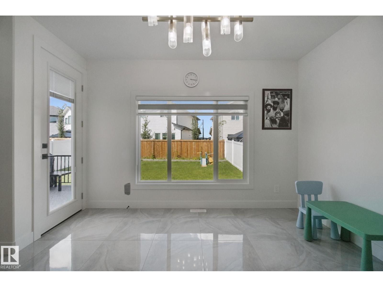 4820 174 AV NW - 20