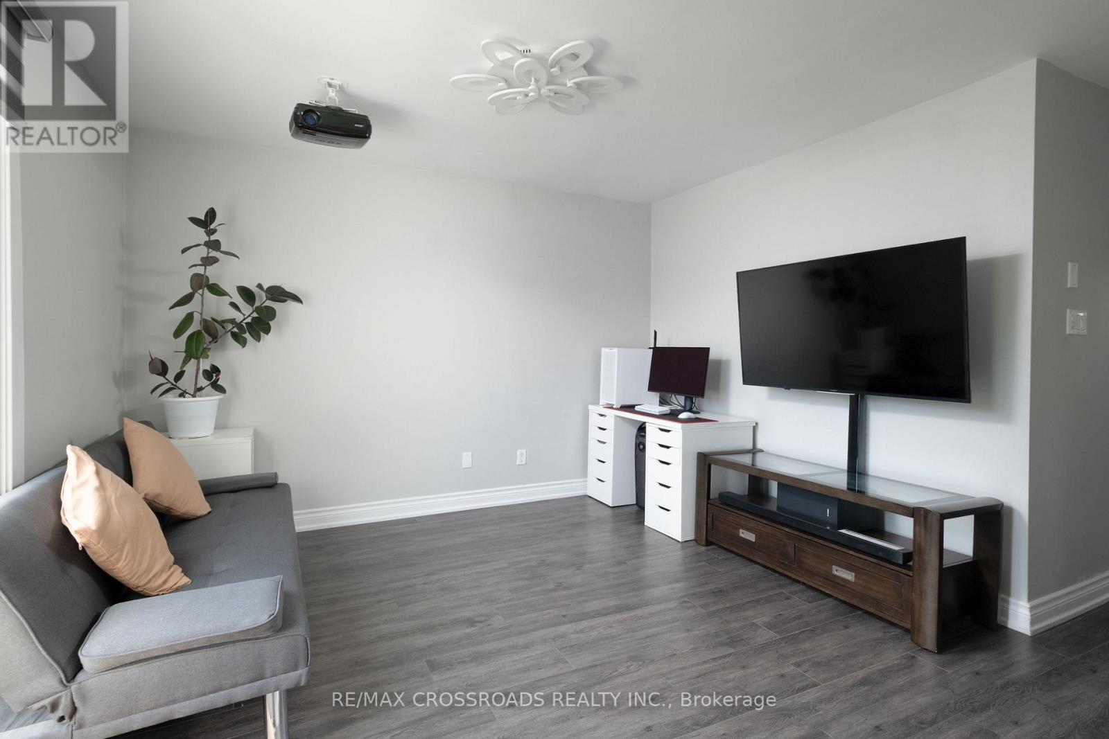 #7 20 HAINFORD STREET - Image 30