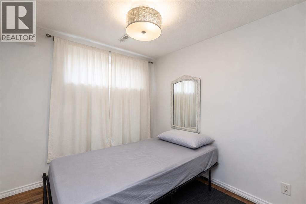 5115 48 Avenue - 25