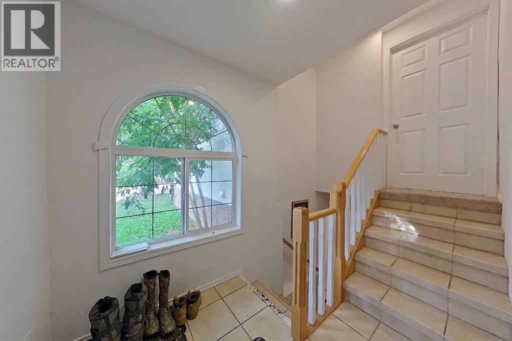 5115 48 Avenue - 6