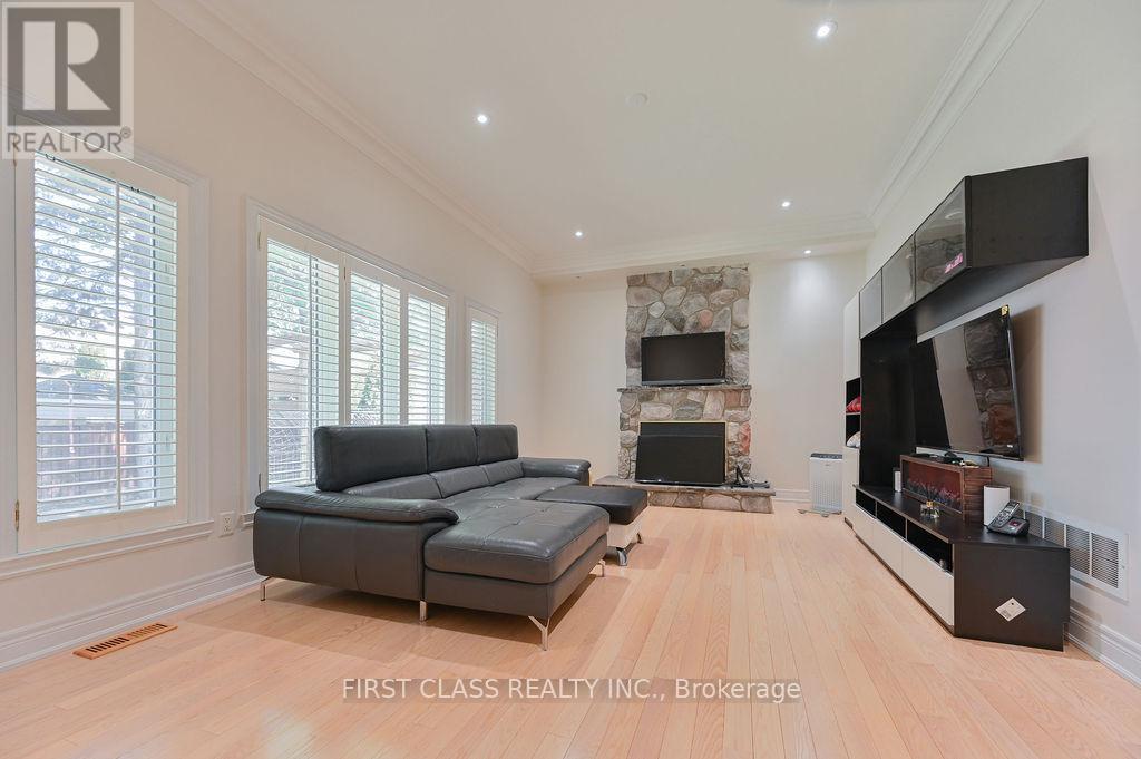2 WAINWRIGHT AVENUE - 11
