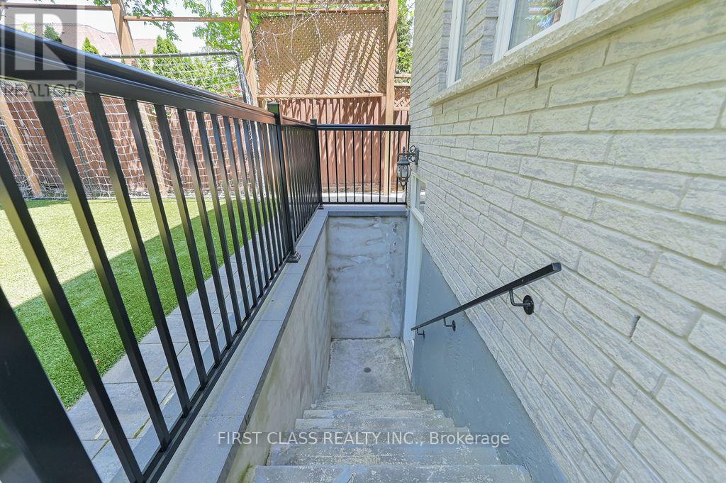 2 WAINWRIGHT AVENUE - 47