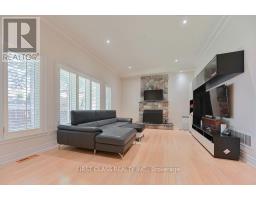 Bedroom 3 - 2 Wainwright Avenue, Richmond Hill, ON L4C5R5 Photo 11