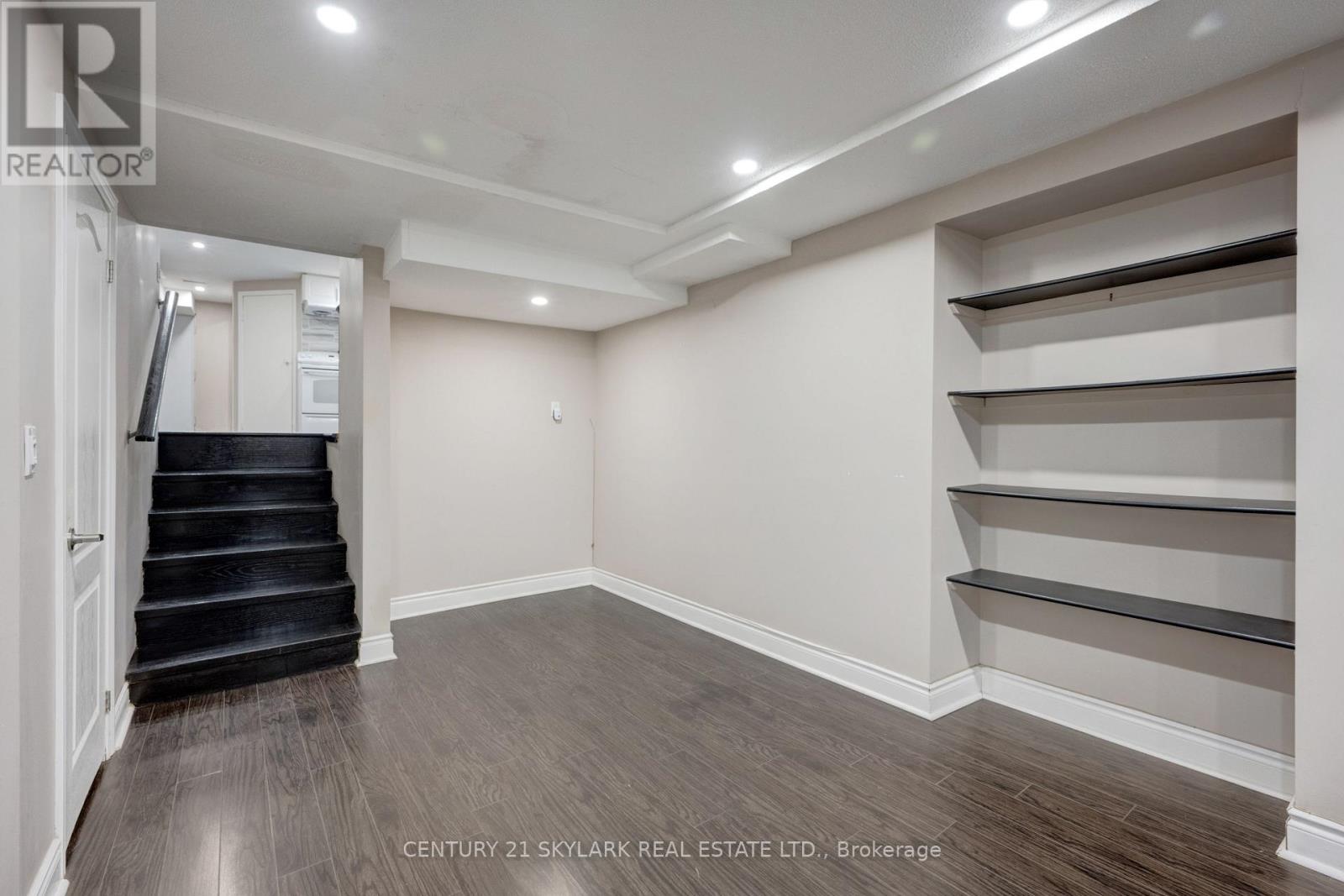 71 ABELL DRIVE S - Image 25